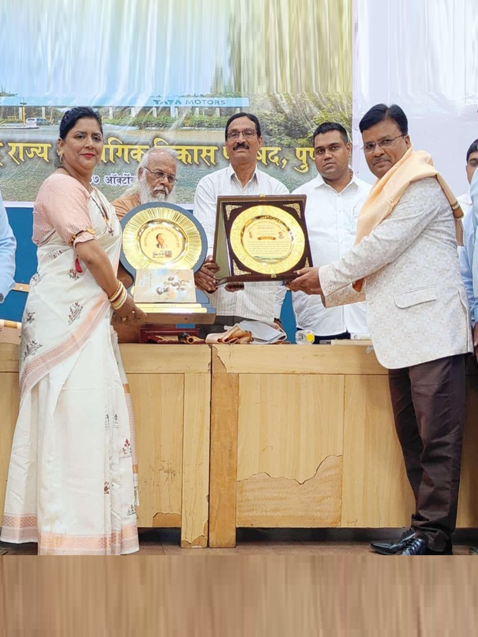Award Image 03